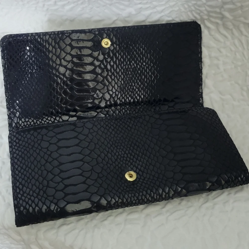 🪷Micheal Kors Fulton Python Wallet - Picture 6 of 11